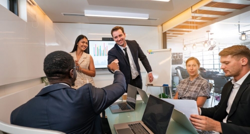 La discriminación racial en el trabajo: cifras, impacto y soluciones